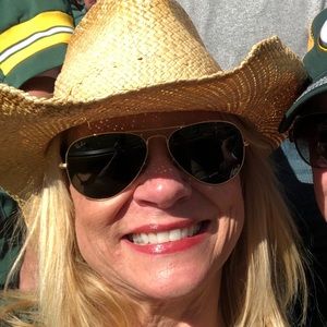 Meet your Posher, Mary anne